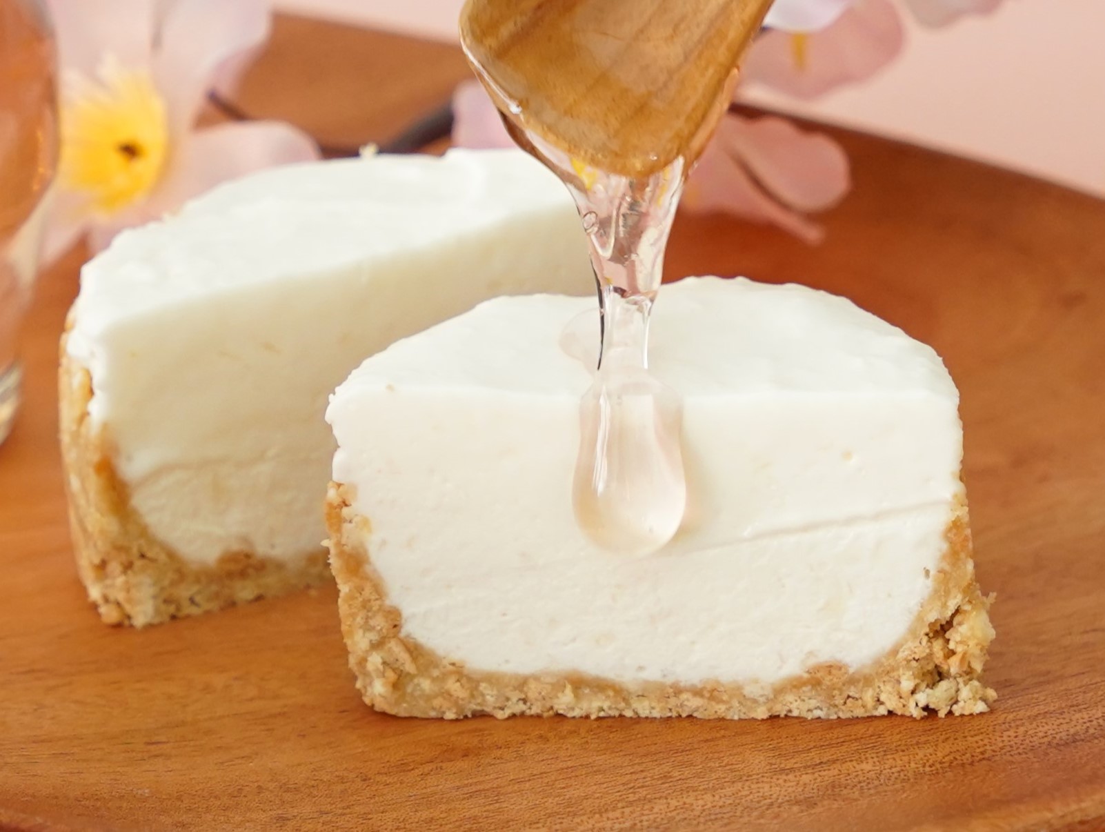 お菓子作りに使う桜香る蜂蜜