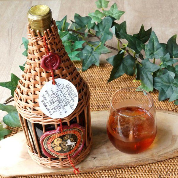 ルベルスキ(編みカゴ入り) 750ml